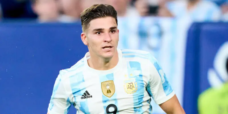 Julian Alvarez Từ Chối Chelsea & PSG - Barca Đón Bom Tấn 2 Ảnh hưởng của tiền đạo tới lối chơi của Barca