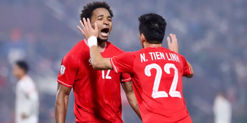 Nguyễn Xuân Son Tái Xuất - Hàng Công Việt Nam Đón Cú Hích 3 Nguyễn Xuân Son cùng Tiến Linh sẽ làm nên kỳ tích