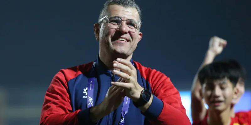 Tuyển U17 Việt Nam Hạ Gục Malaysia Cách Biệt 4 Bàn Thắng 3 HLV Cristiano Roland có chiến lược đúng đắn