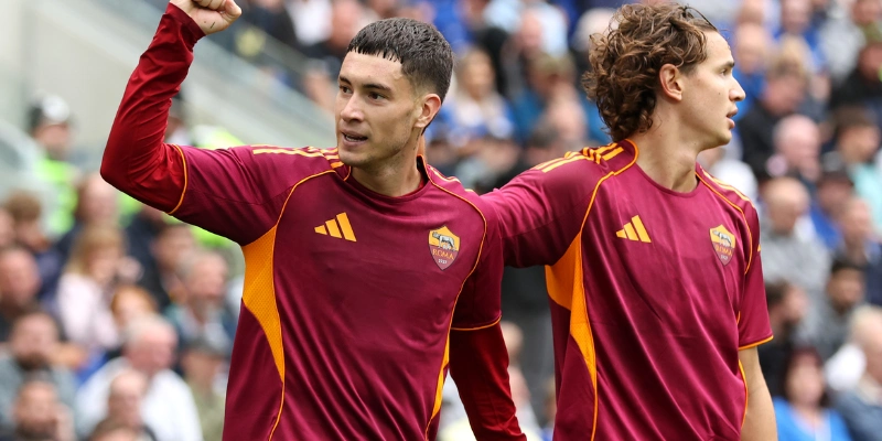 Roma Huỷ Diệt Genoa 3-1 | Top 4 Serie A Nóng Hơn Bao Giờ Hết 2 Matías Soulé ghi bàn phút 13