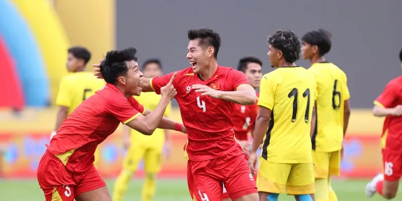 Nguyễn Đình Bắc Kiến Tạo Ấn Tượng, Đánh Bại Hổ Mã Lai 3 Việt Nam nhận lời khen ngợi từ báo chí quốc tế